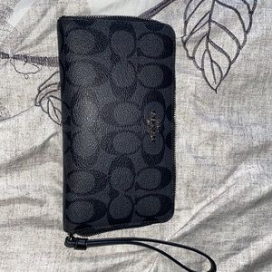 Large Wristlet Wallet lightly used